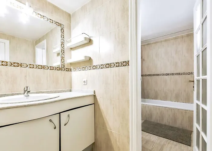 Calle Madrid Адехе